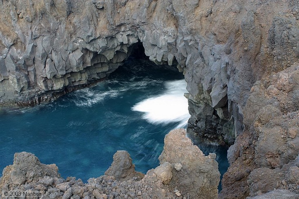 Lanzarote
Pescando en Los Hervideros
Canarias