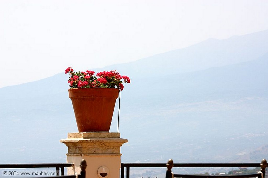 Taormina
Tiesto sobre el Etna
Sicilia