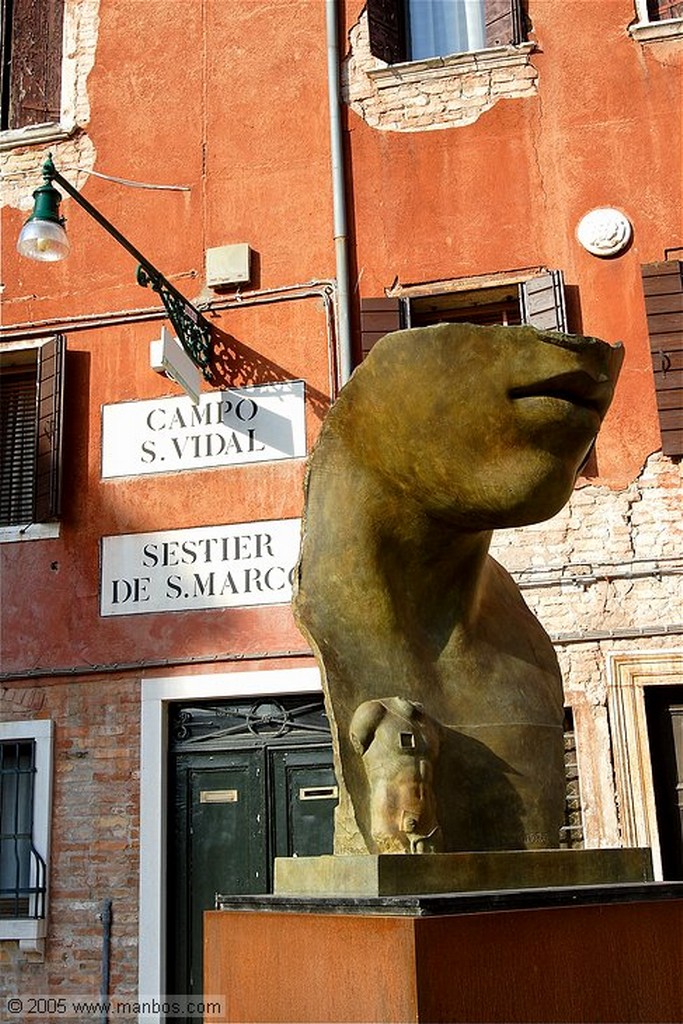 Venecia
Igor Mitoraj - Estatua de rostro partido
Venecia