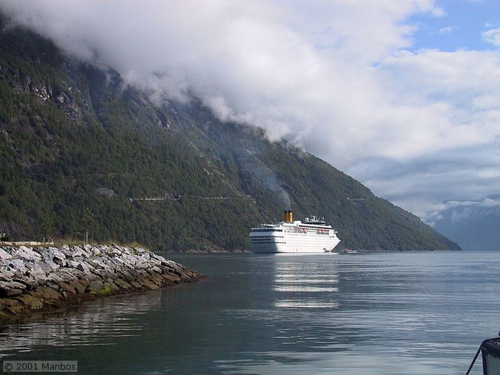 De Hellesylt a Geiranger
Noruega