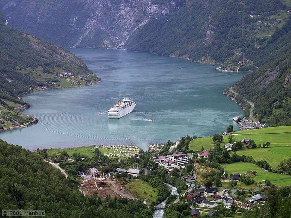 Geiranger
Fiordo de Geiranger
Noruega