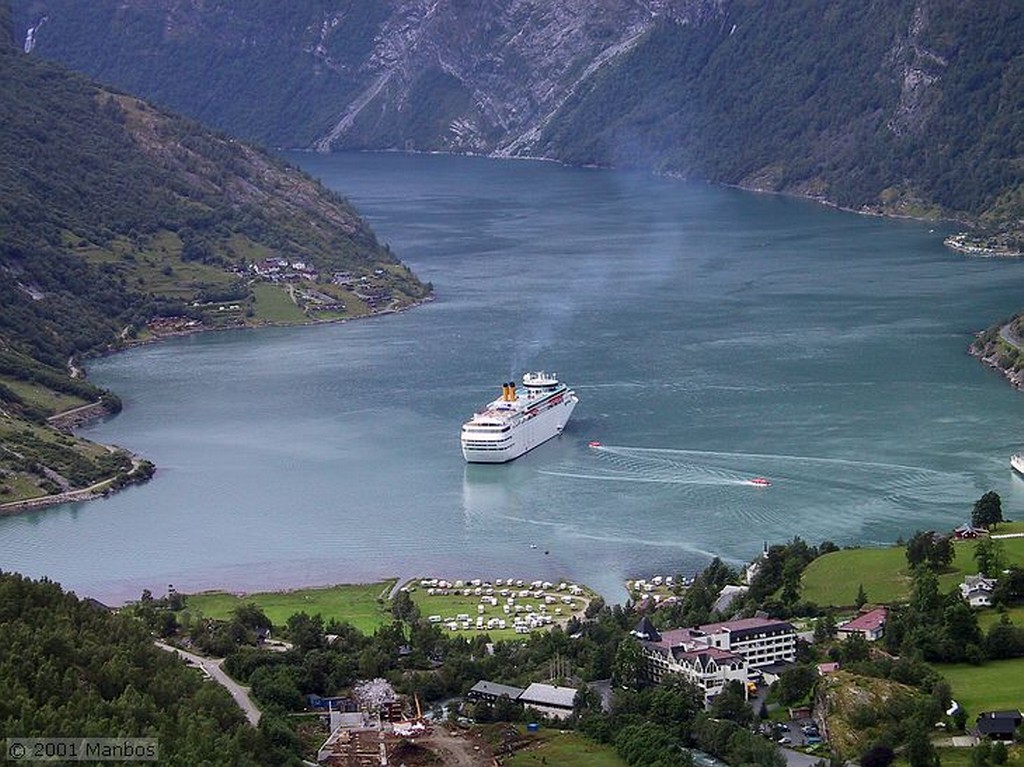 Geiranger
Fiordo de Geiranger
Noruega