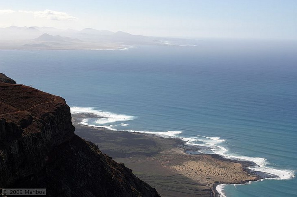 Lanzarote
Mirador del Río - La Graciosa y Alegranza al fondo
Canarias