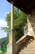 Capilla de la Santa Cruz y Dolmen, Cangas de Onís, España