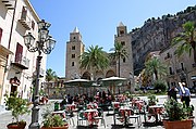 Piazza Duomo, Cefalu, Italia