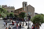 Piazza IX Aprile, Taormina, Italia