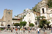 Piazza IX Aprile, Taormina, Italia