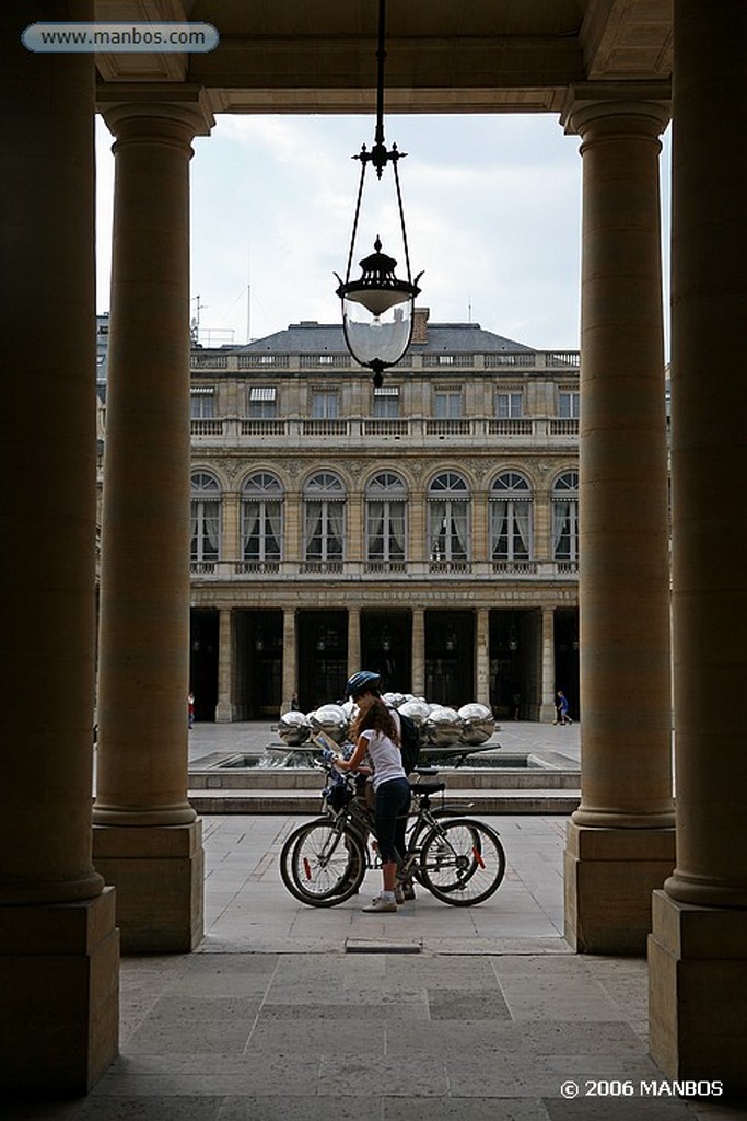 Paris
Estatua y noria

Paris