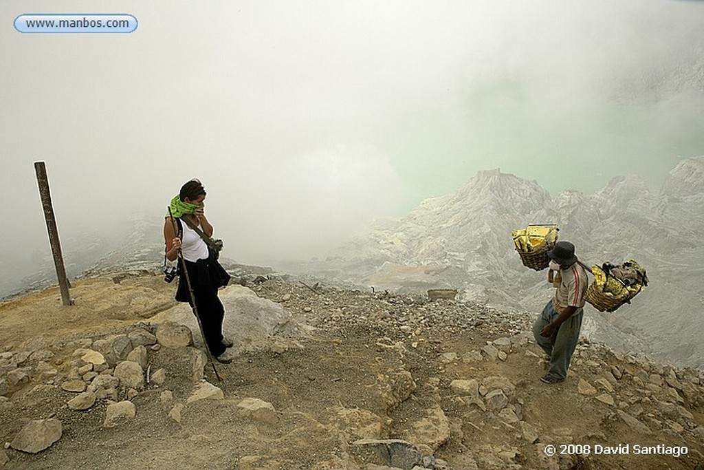 Java
Extracción de azufre en el volcan Kawah Ijen Java
Java