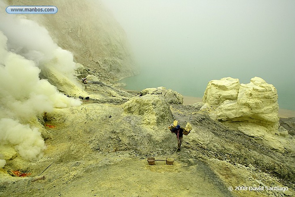 Java
Extracción de azufre en el volcan Kawah Ijen Java
Java