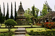 Objetivo 24 to 70
Pura Uluun Danu Bratan Danan Bratan Bali
Bali
BALI
Foto: 17824