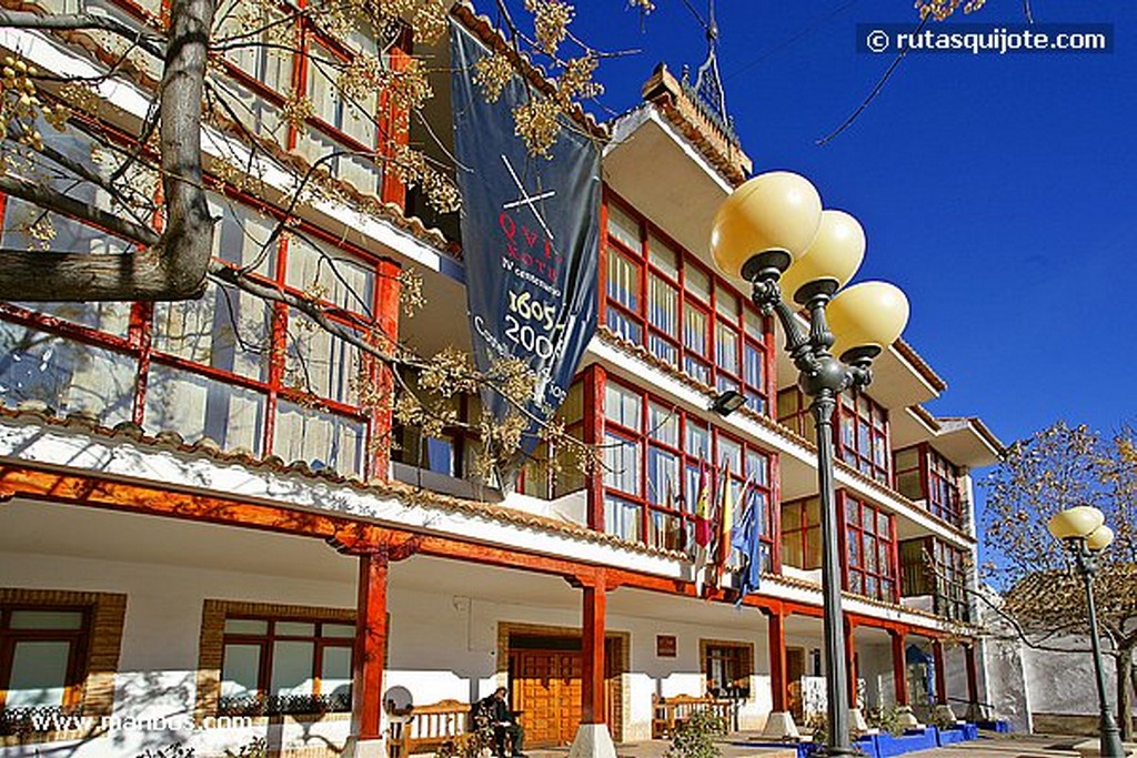 Santa Cruz de Mudela
Plaza de Toros y Santuario Virgen de las Virtudes
Ciudad Real