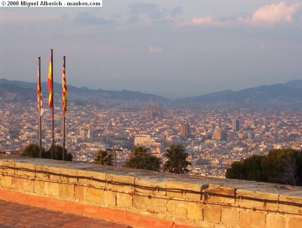 Barcelona
Puerto de Barcelona desde Montjuit
Barcelona