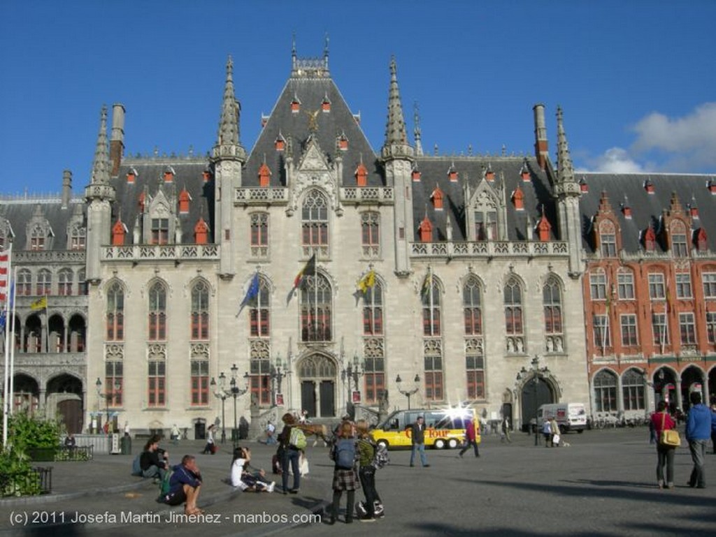 Brujas
Plaza de brujas
Brujas