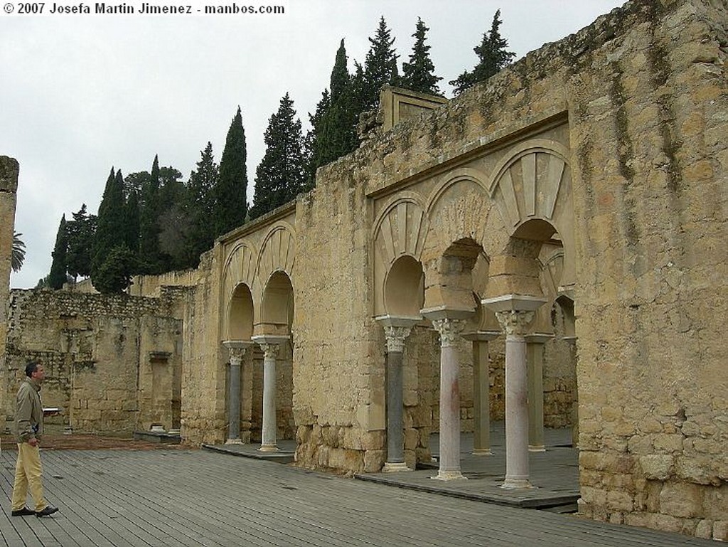 Medina Azahara
Cuarto De Bao
Cordoba