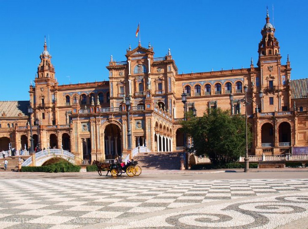 Sevilla
Torre en la Plaza de España.
Sevilla