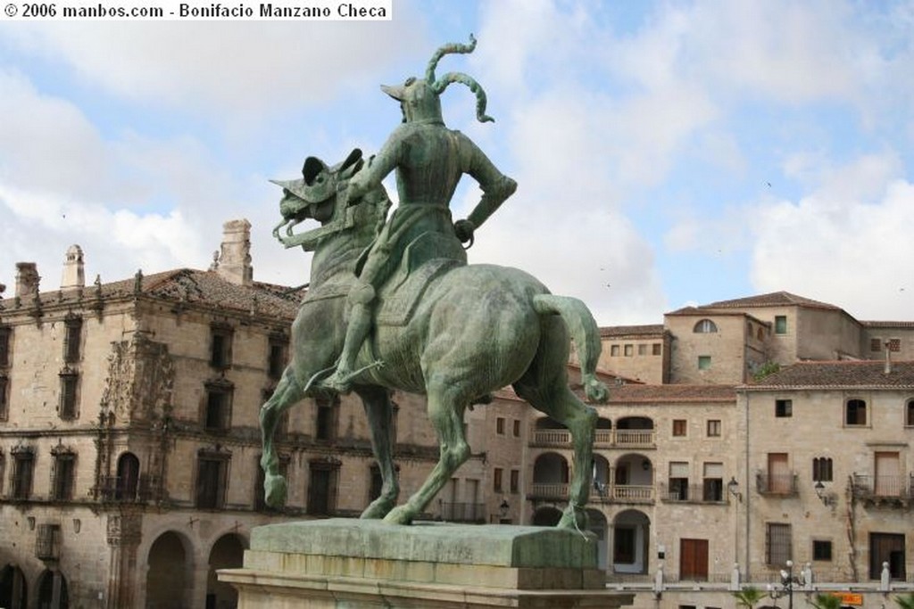 Trujillo
Fachada con arcos
Caceres