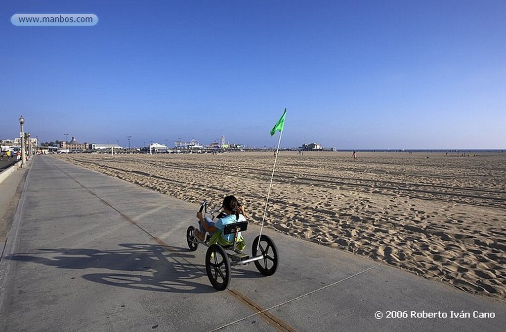 Los Angeles
Santa Monica Beach
California