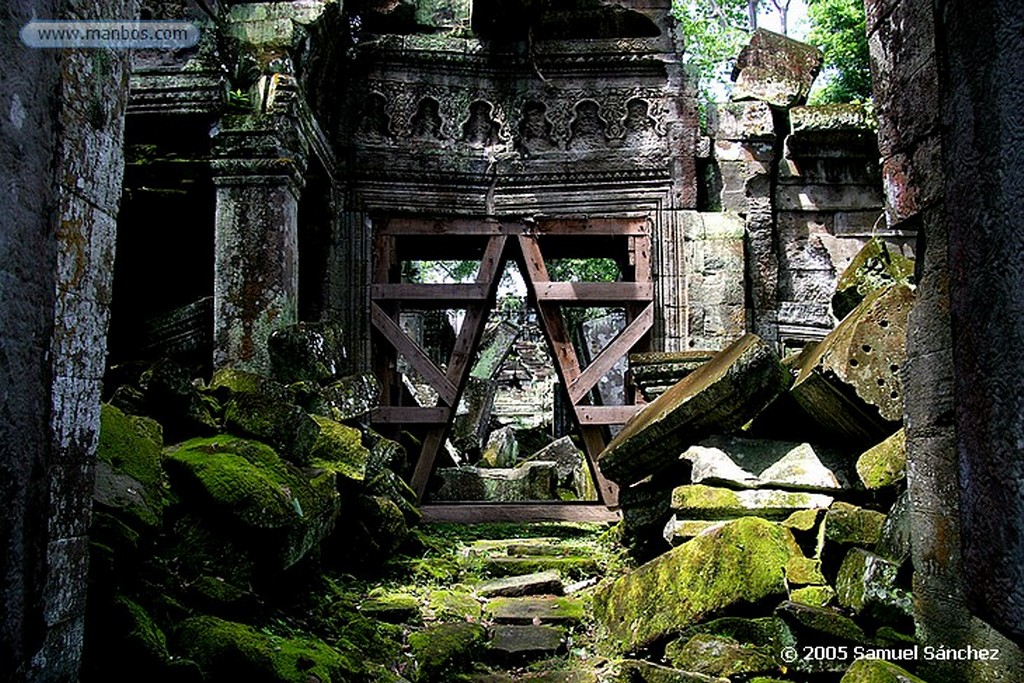 Angkor
Bayon Temple
Angkor