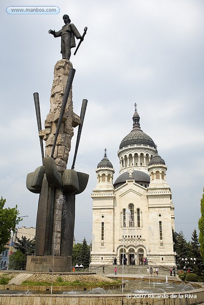 Foto de Cluj Napoca, Catedral Ortodoxa, Transilvania, Rumania - Cluj Napoca-Catedral Ortodoxa
