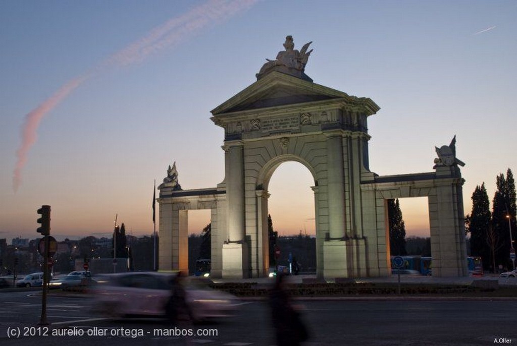 Madrid
Cupula y cornisamento del Circulo de Bellas Artes
Madrid