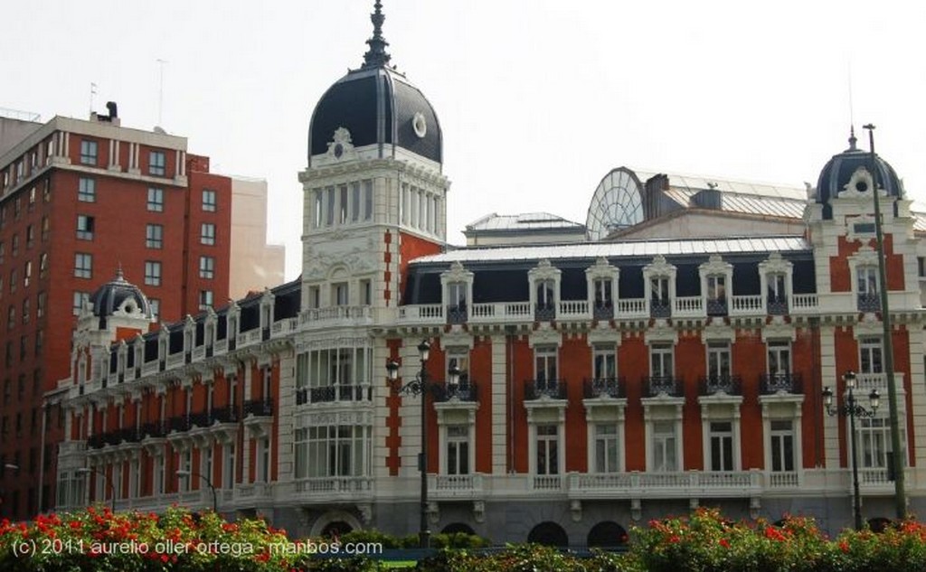 Madrid
Farol y torres de La Almudena
Madrid