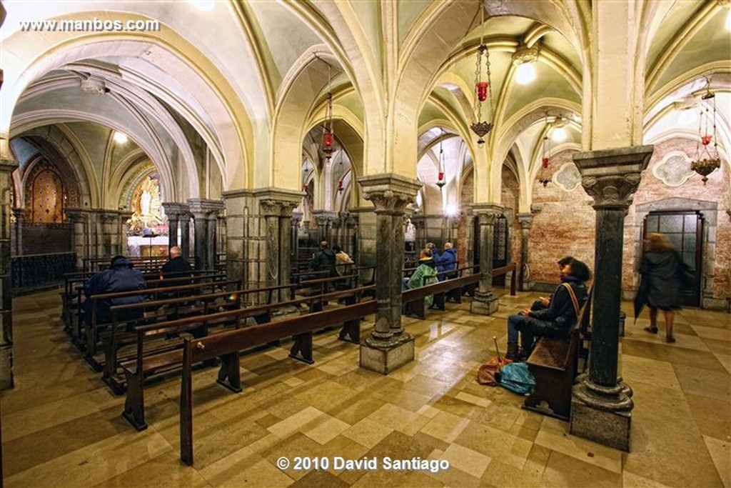 Lourdes
Basilica del Rosario Lourdes 
Hauter Pyrenees 