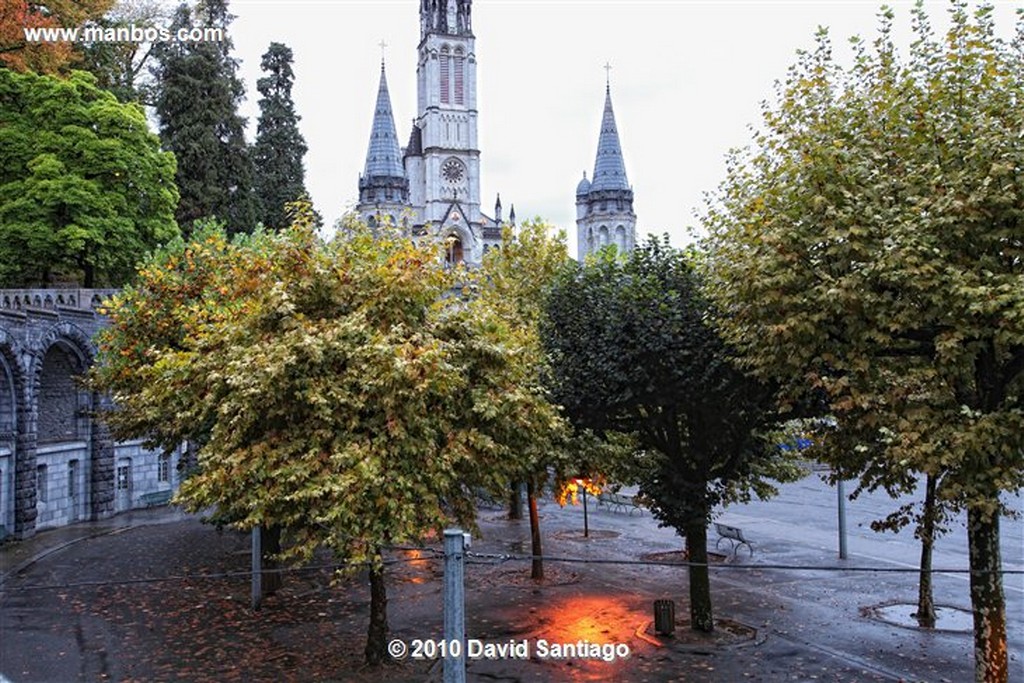 Lourdes
Basilica del Rosario Lourdes 
Hauter Pyrenees 