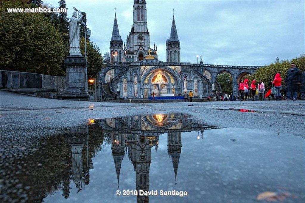 Lourdes
Basilica del Rosario Lourdes 
Hauter Pyrenees 