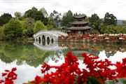 Camara Canon EOS 5D Mark II
Pagoda - black Dragon Pool - lijang - yunnan - china
El Gran Sur de China
LIJANG
Foto: 27899