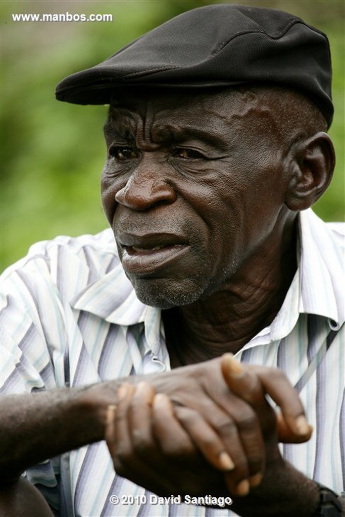 Islas Bijagos 
Hombres Grandes Parque Nacional Joao Vieira Poilao Bijagos Guinea Bissau 
Islas Bijagos 