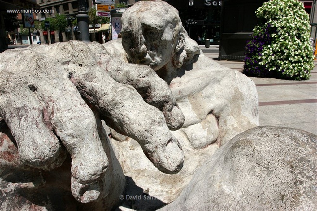 Leon
Escultura en la Plaza de Santo Domingo  Leon
Leon