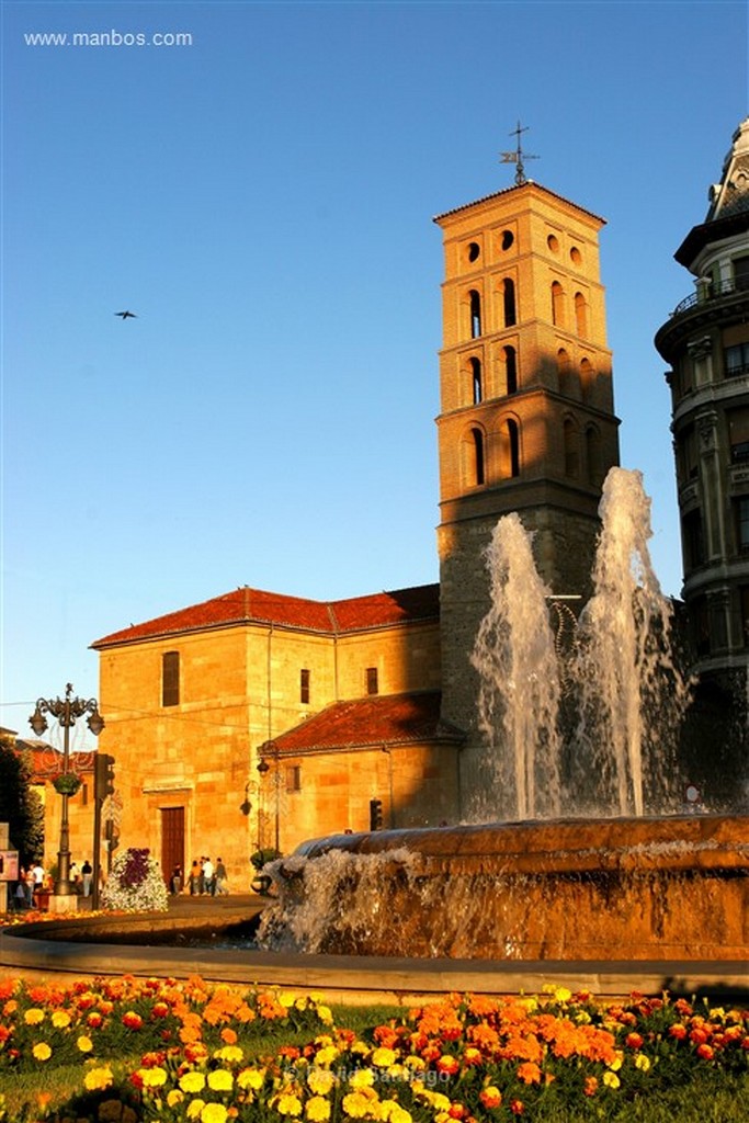 Leon
Plaza de Santo Domingo en Leon
Leon