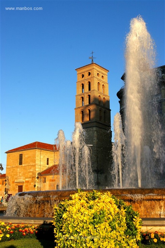 Leon
Plaza de Santo Domingo en Leon
Leon