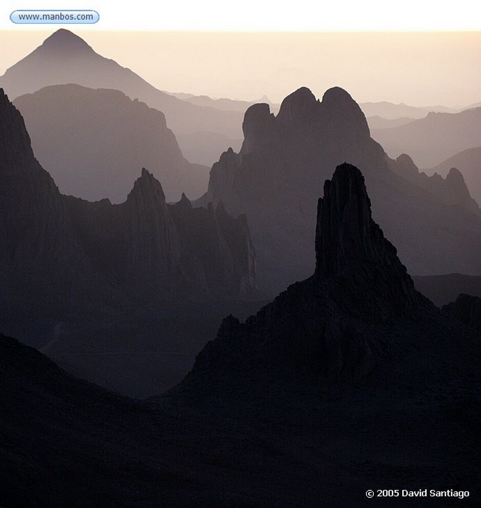 Parque Nacional del Ahaggar
Macizo del Hoggar en el Parque Nacional del Ahaggar - Argelia
Argelia