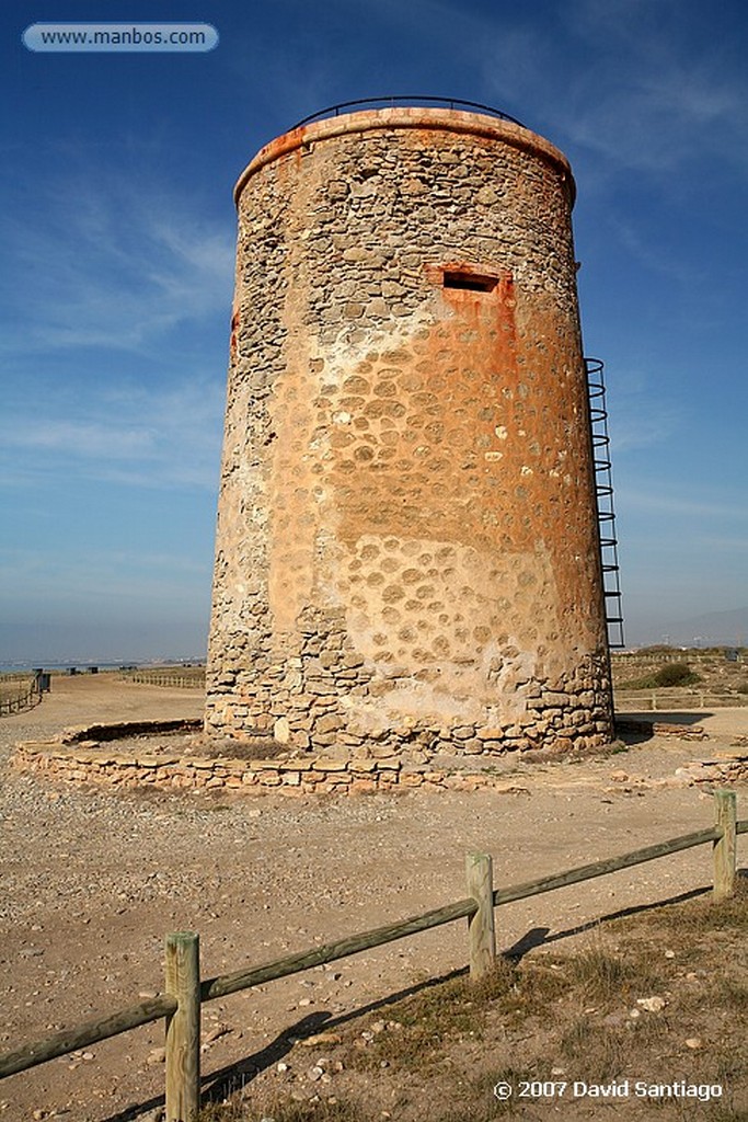 Cabo de Gata
PESCADOR EN SAN MIGUEL
Almeria