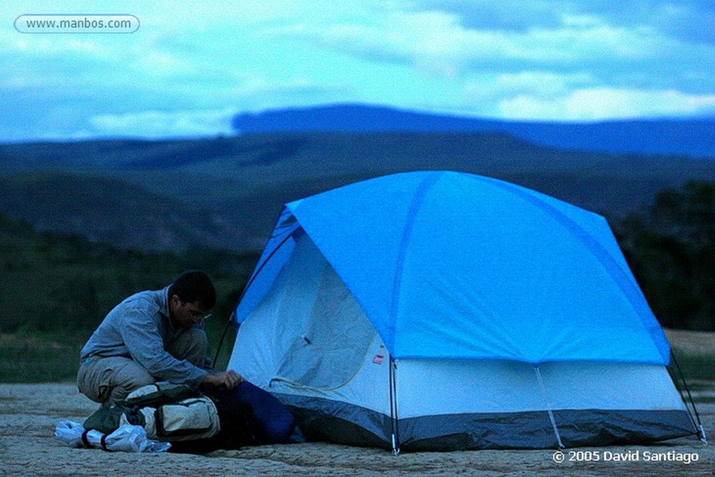 Parque Nacional Canaima
Curiara bajando por el rio Churun
Bolivar