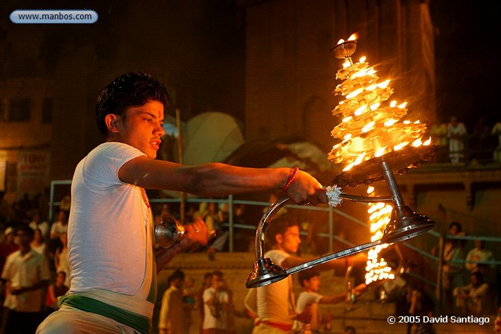 Varanasi
Ceremonia en el Rio Ganges en Varanasi
Varanasi