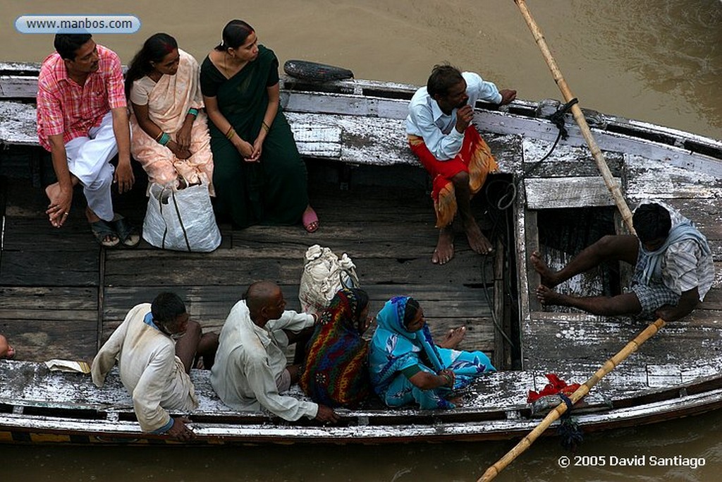 Varanasi
Ceremonia en el Rio Ganges en Varanasi
Varanasi