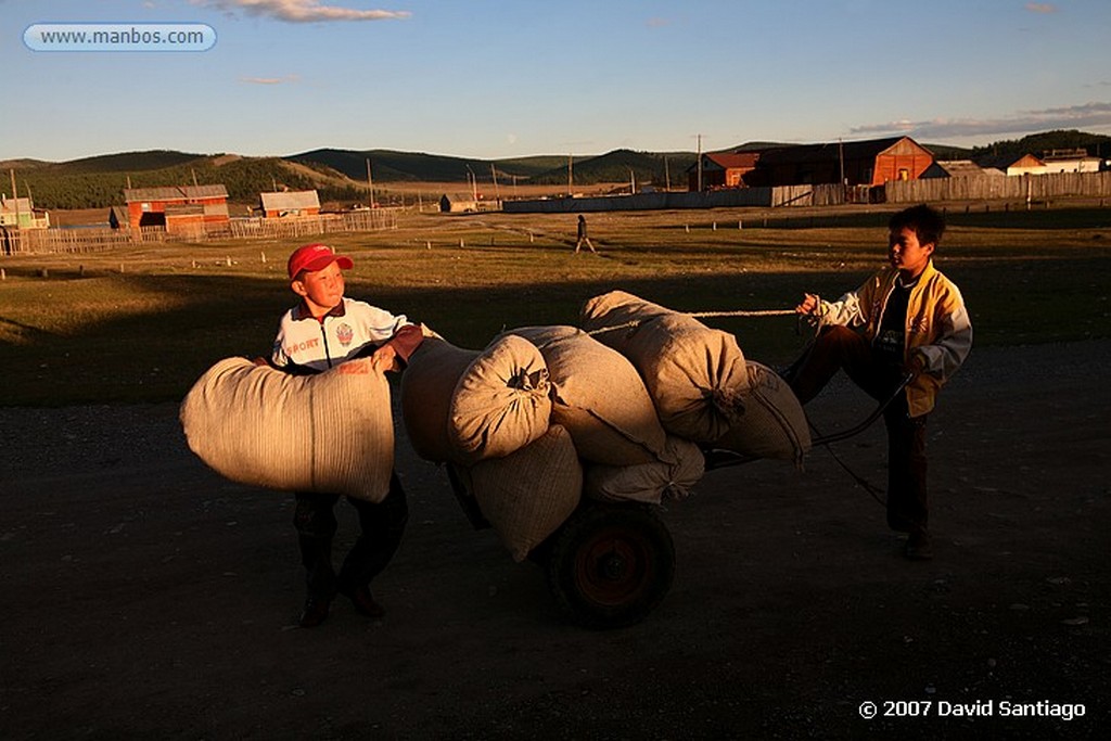 Lago Khovsgol
Telefonista en Khatgal
Mongolia