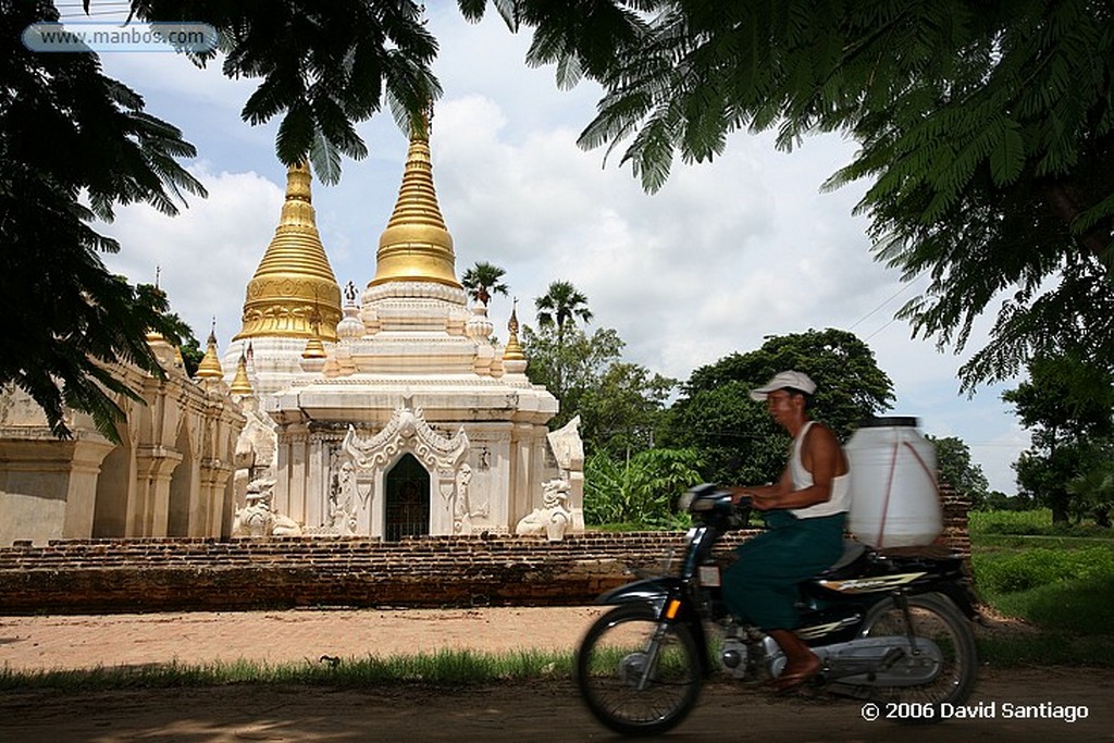 Mandalay
Ava en Mandalay Myanmar Monjes Budistas en Clase
Mandalay