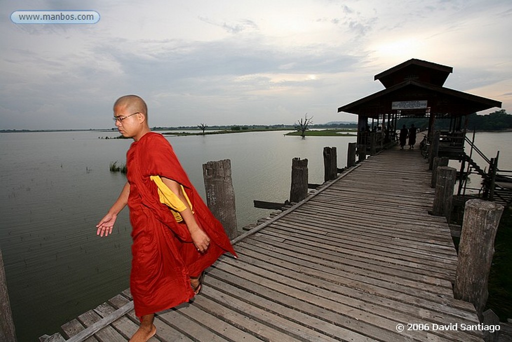 Lago Taungthaman
Puente de V bein Sobre el Lago Taungthaman en Myanmar
Lago Taungthaman