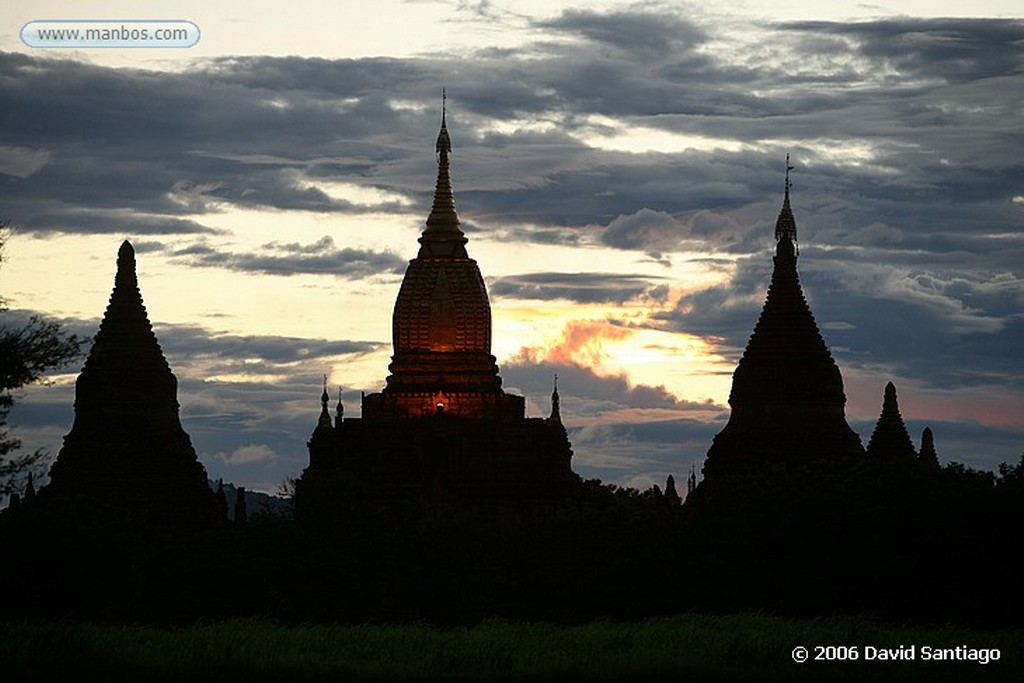 Pagan
Birmana Fumando Pagan Myanmar
Pagan