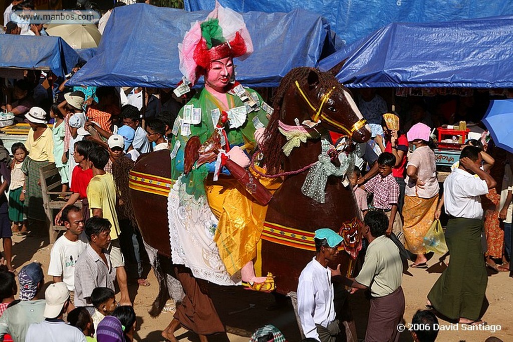 Pagan
Fiesta  de Myinkaba en Pagan Myanmar
Pagan