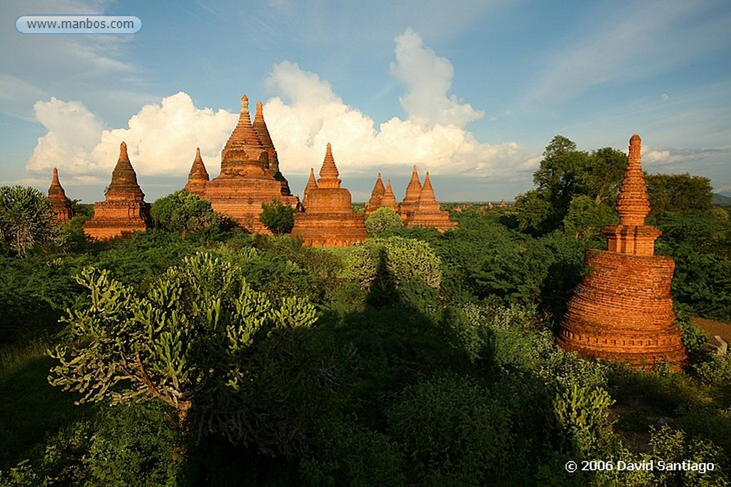 Pagan
Pagodas y estupas en Pagan
Pagan