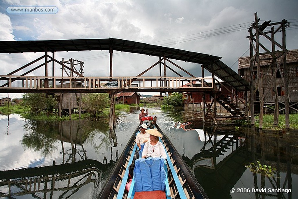 Lago Inle
Birmanos Por Las Aguas del Lago Inlhe en Myanmar
Lago Inle