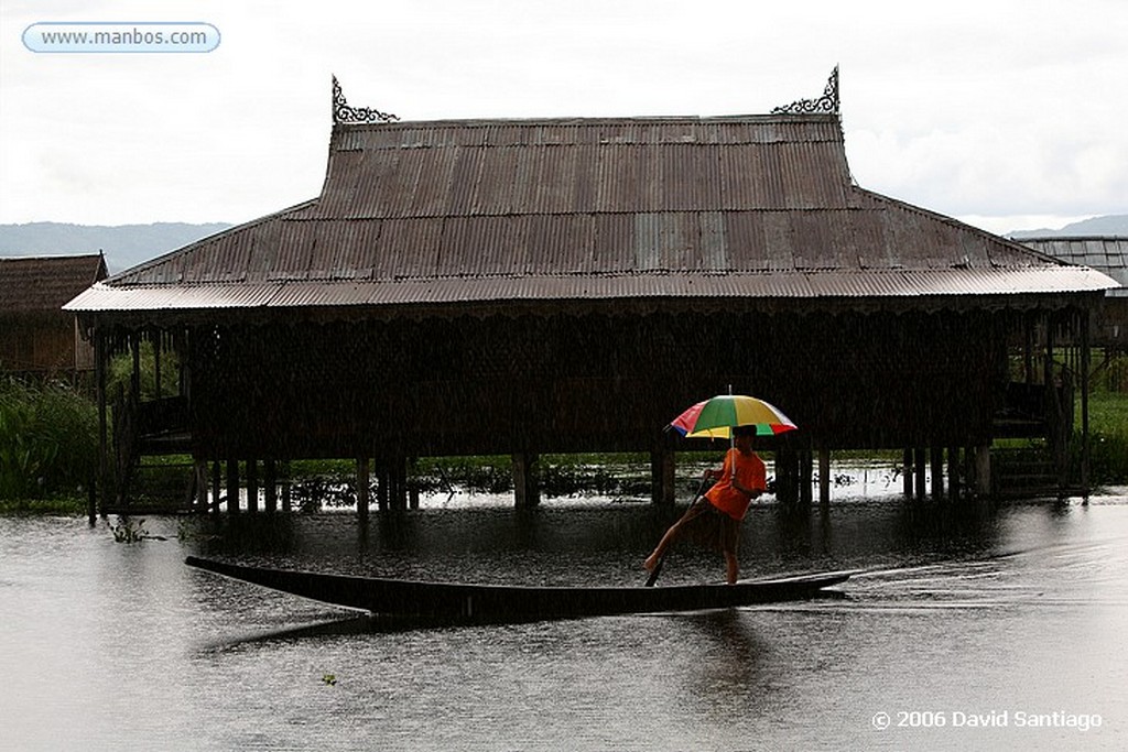 Lago Inle
Lluvia en Nyaungshwe Lago Inle Myanmar
Lago Inle