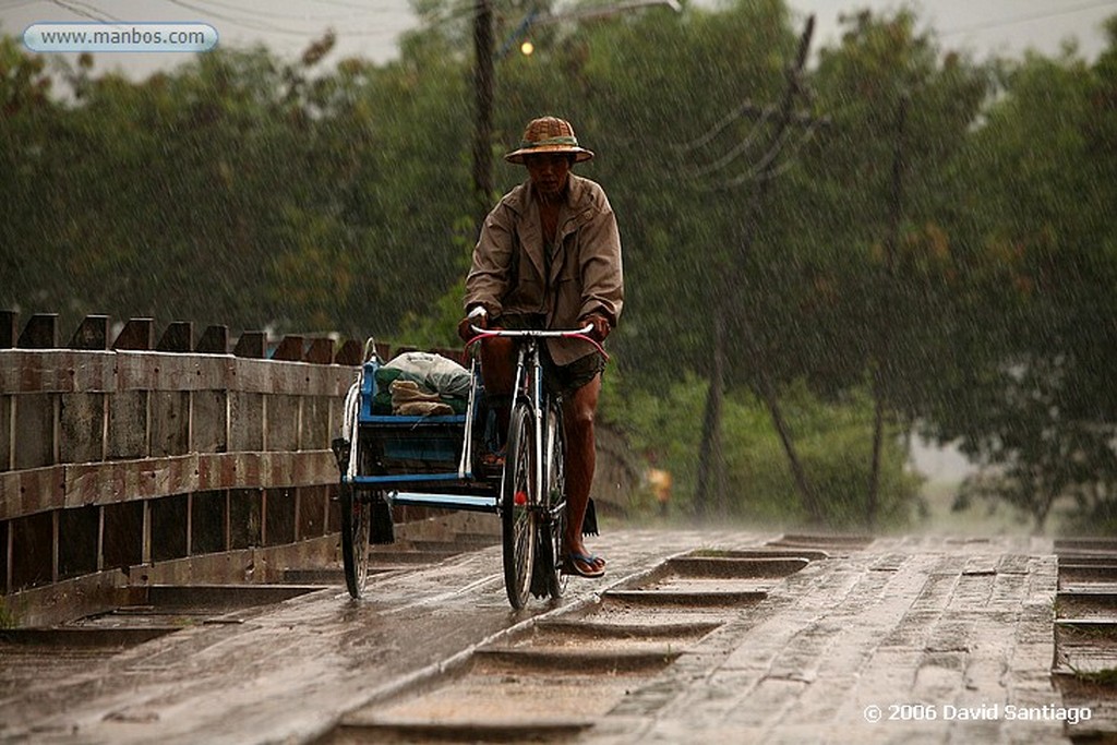 Lago Inle
Lluvia en Nyaungshwe Lago Inle Myanmar
Lago Inle