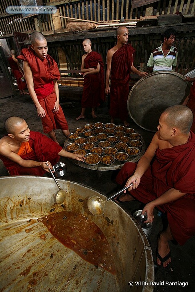 Bago
Monasterio de Kha Khat Wain Kyaung en Bago Myanmar
Bago