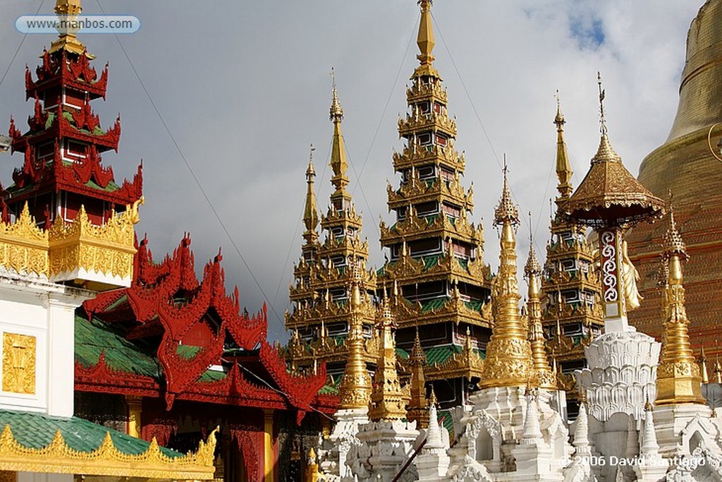 Yangon
Shwedagon en yangon Myanmar
Yangon